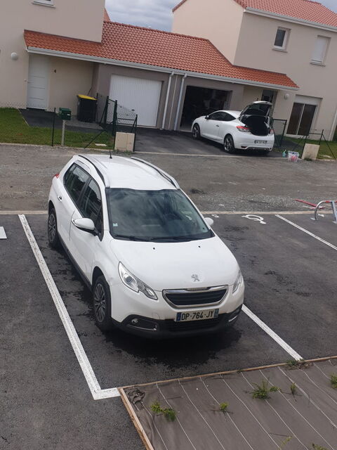 Peugeot 2008 1.2 PureTech 82ch BVM5 Access 2015 occasion Combronde 63460