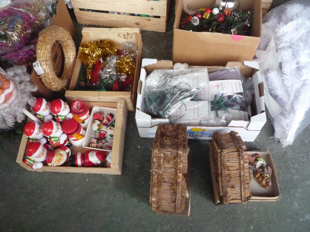 D&eacute;co No&euml;l/guirlande/p&egrave;re No&euml;l
Décoration