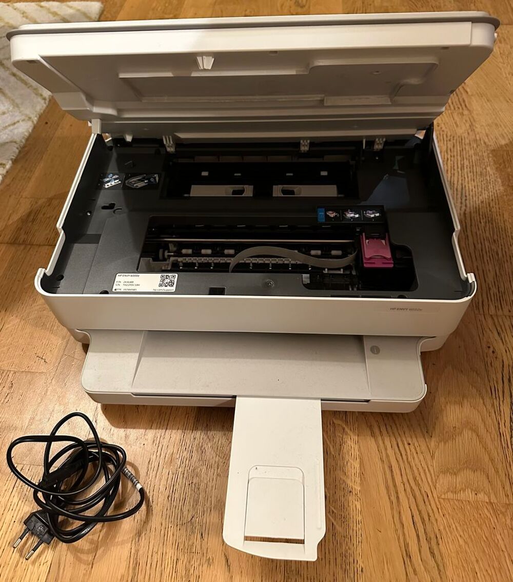imprimante HP ENVY 6032e presque neuve avec encre Matériel informatique