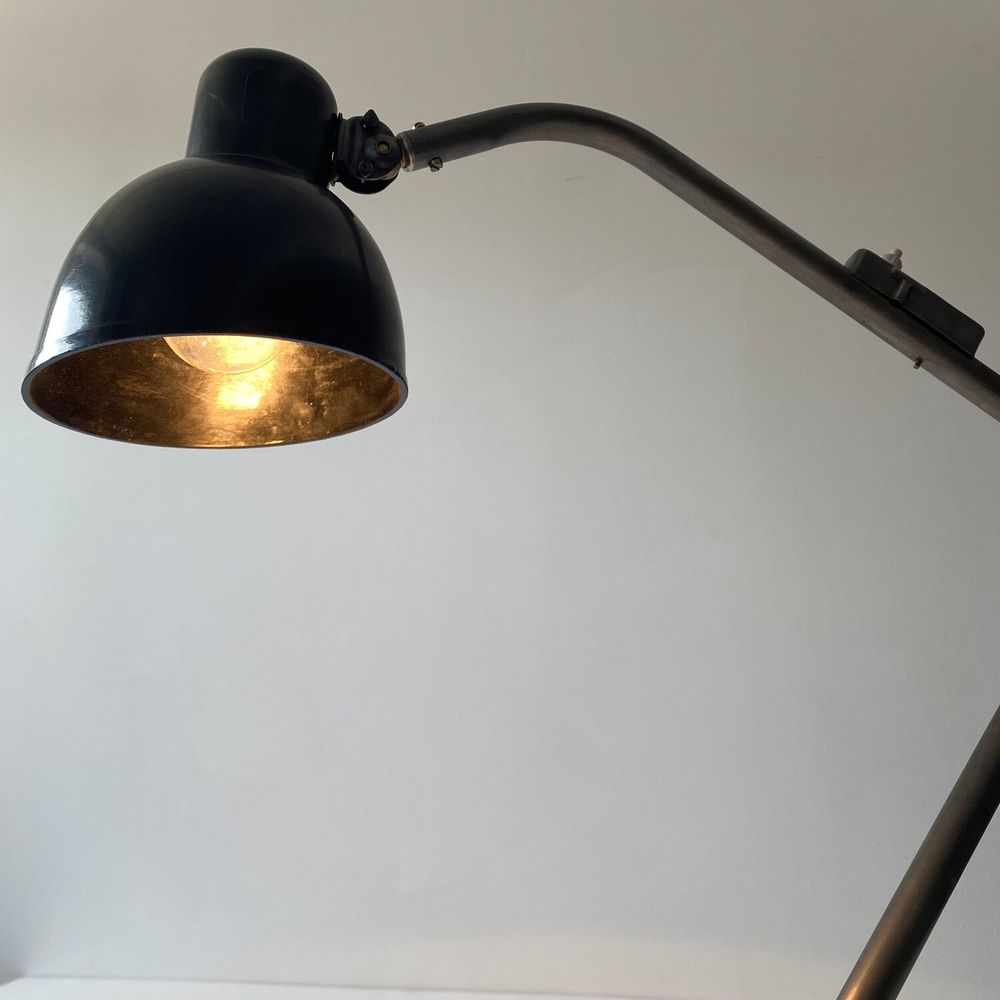 ANCIENNE LAMPE APPLIQUE D'ATELIER BAUHAUS HALA 122
Décoration