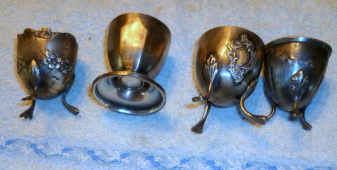  4 Coquetiers anciens en m�tal argent� 60 Gar�oult (83)