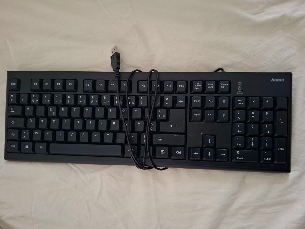 PC fixe gaming + &eacute;cran LED et p&eacute;riph&eacute;riques - bon &eacute;tat Matériel informatique