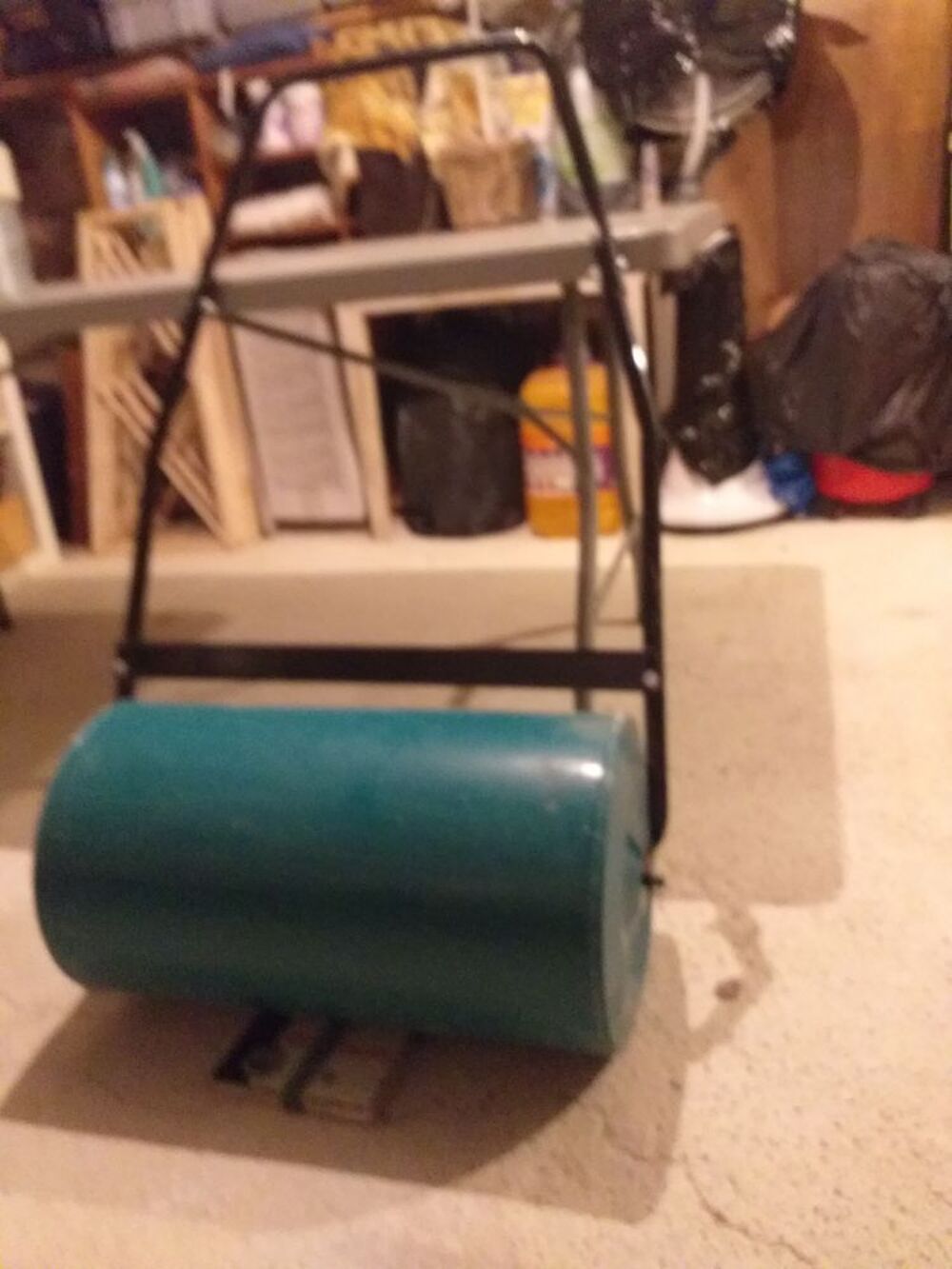 Achetez rouleau a gazon très occasion, annonce vente à La