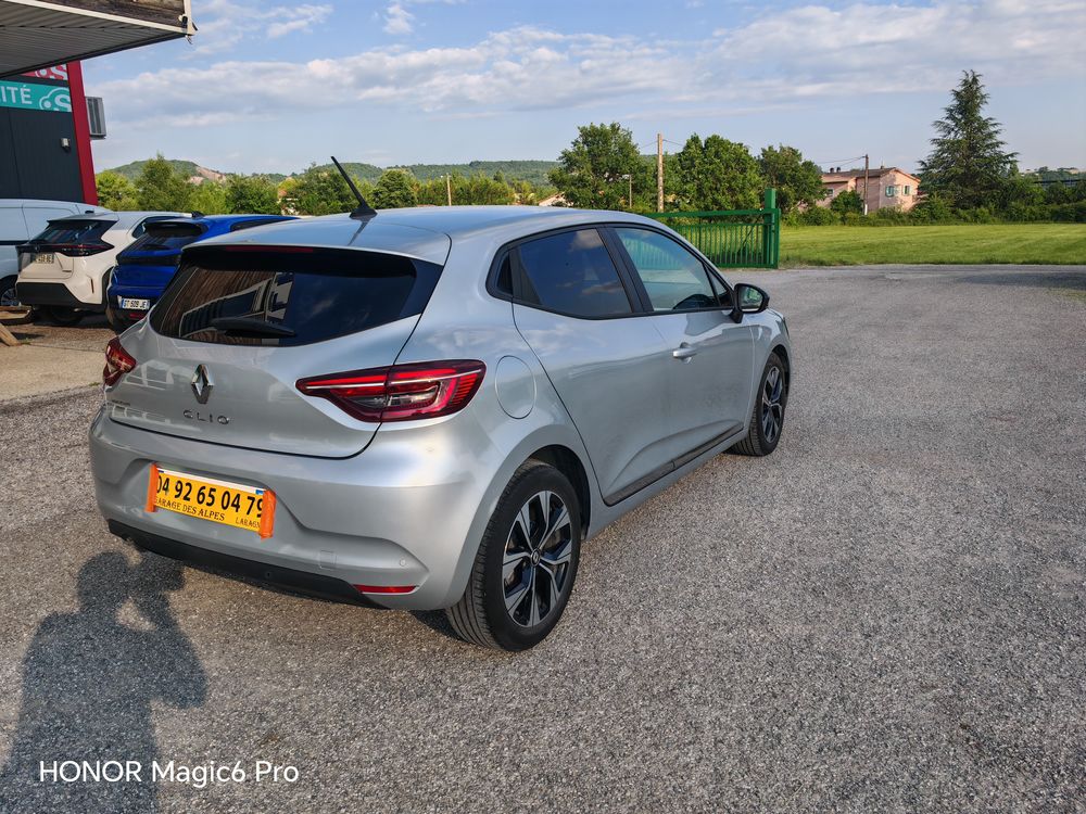 Clio CLIO 1.5 BLUE DCI 100CH EVOLUTION 2022 occasion 05300 Laragne-Mont&eacute;glin