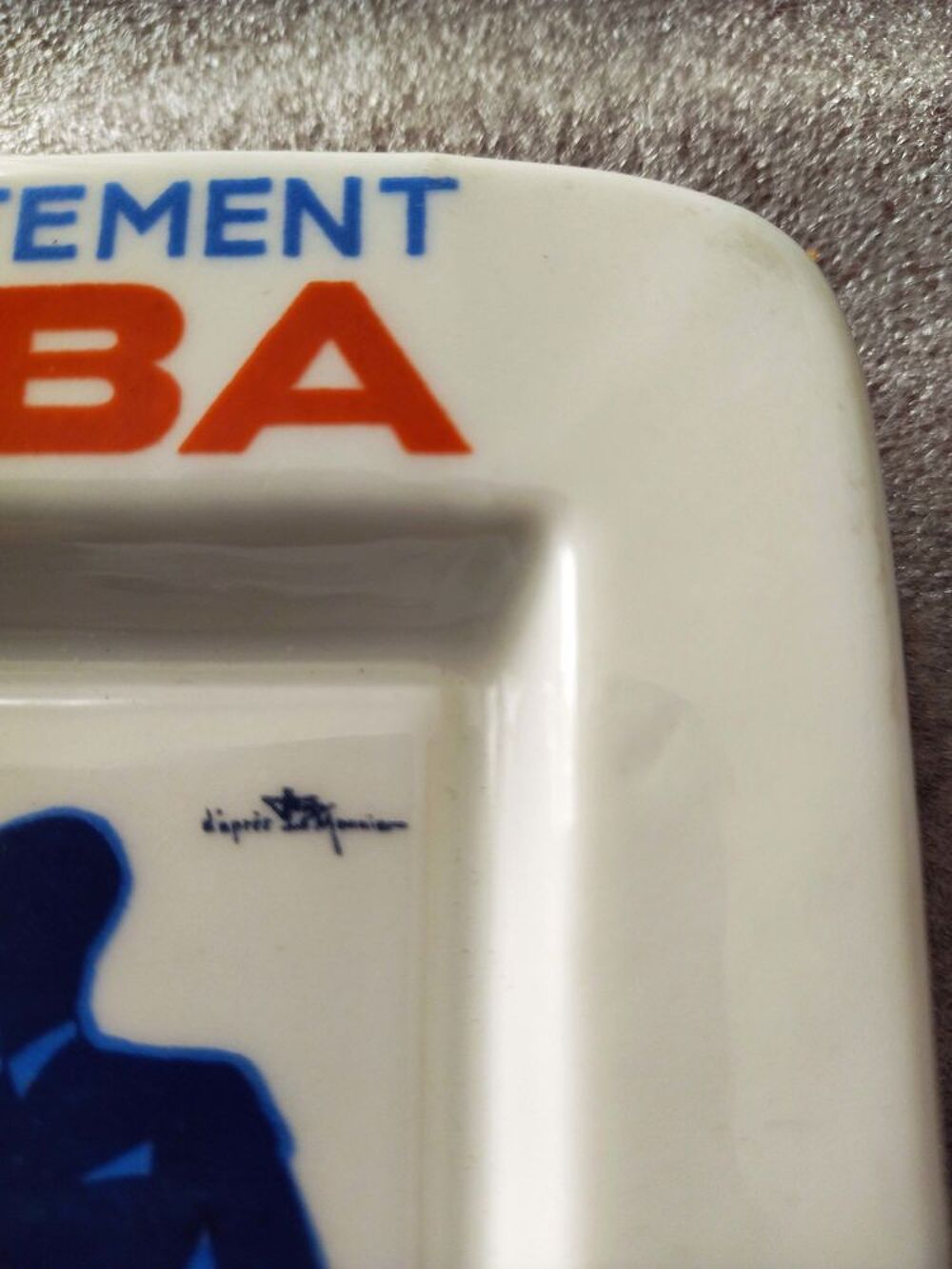 cendrier publicitaire vintage en porcelaine 