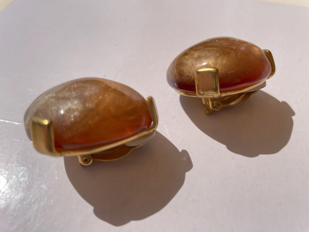 BO Clip dor&eacute;e r&eacute;sine orange iris&eacute; ANTIGONA Bijoux et montres