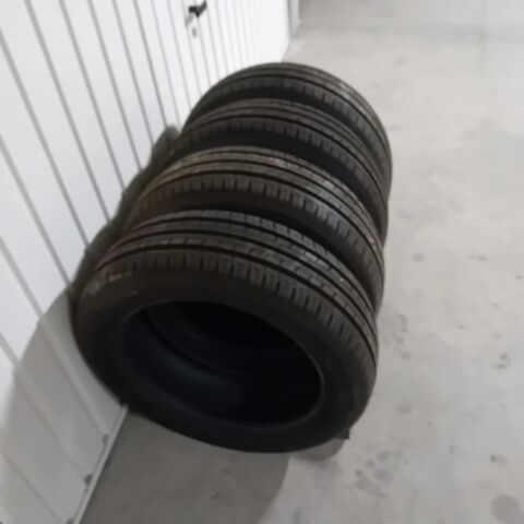 Pi&egrave;ces et &eacute;quipements Voiture Pneu voiture - roue  occasion Sallanches 74700