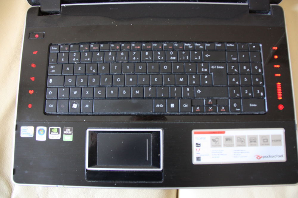 PC portable Packard Bell Easy-Note DT85 Matériel informatique