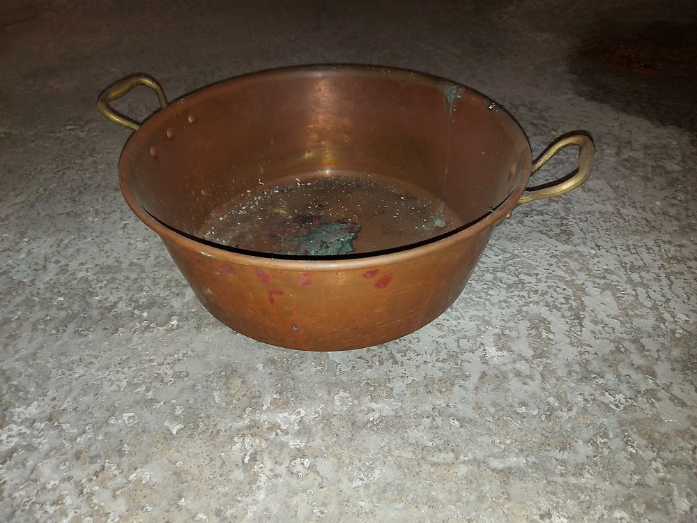 Bassine &agrave; confiture en cuivre. Cuisine