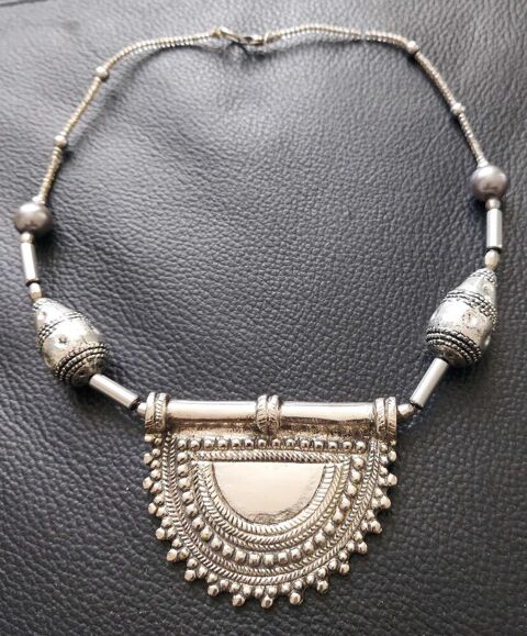 collier éthnique chic 20 Dombasle-sur-Meurthe (54)