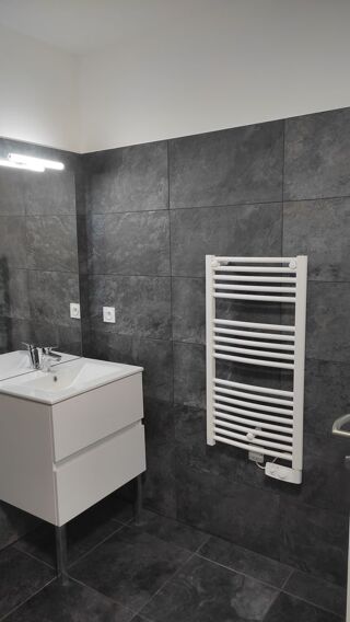  Appartement � louer 2 pi�ces 53 m� Pusignan