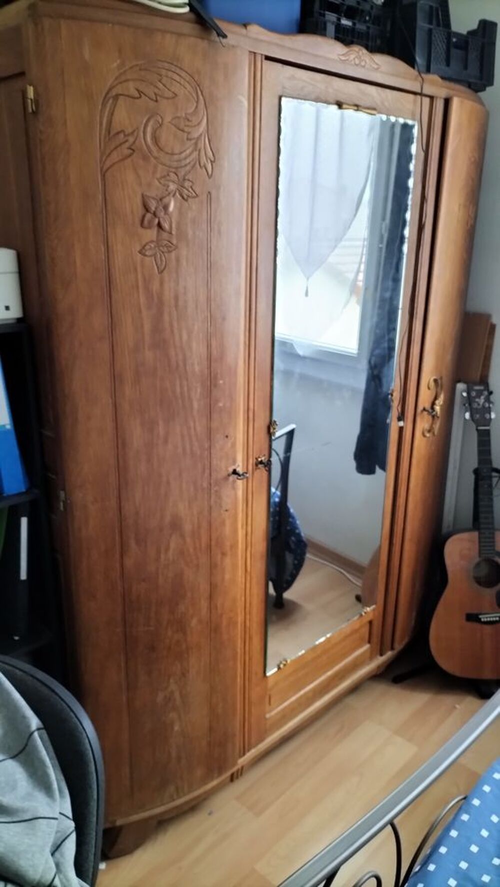 lit et armoire bois massif Meubles