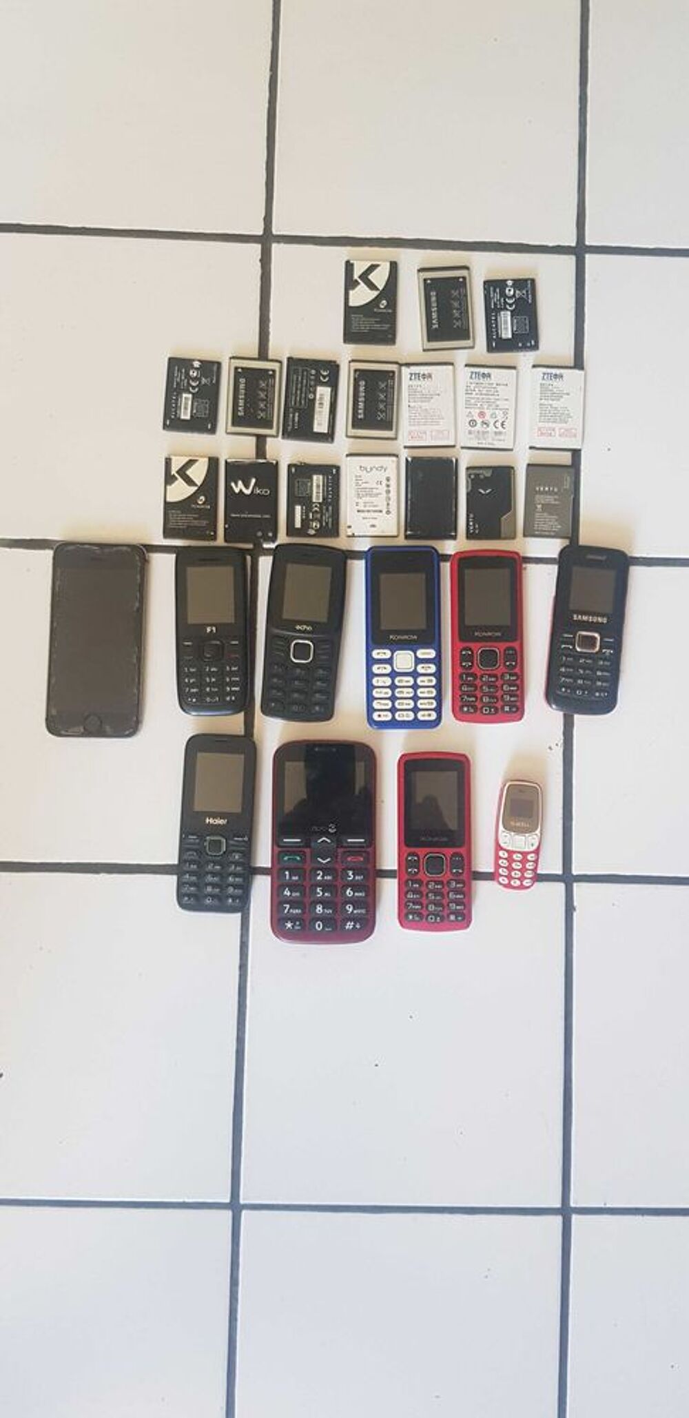 telephone et batteries lot Téléphones et tablettes