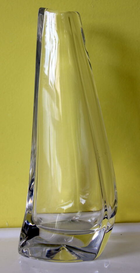 vase Soliflore Cristal titre  Maternit 
20 Vanves (92)