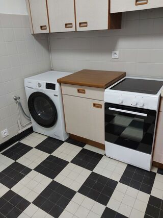  Appartement à louer 4 pièces 104 m²