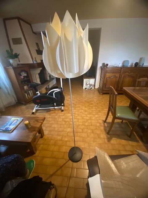 Lampe sur pied Tulipe 30 Pont-de-Chruy (38)