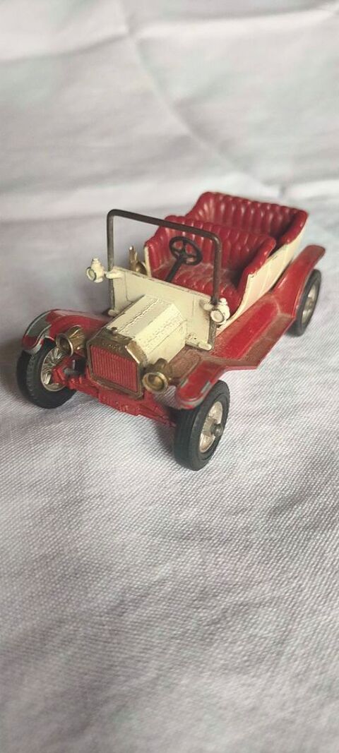 Voiture miniature Ford model T 7 Avermes (03)
