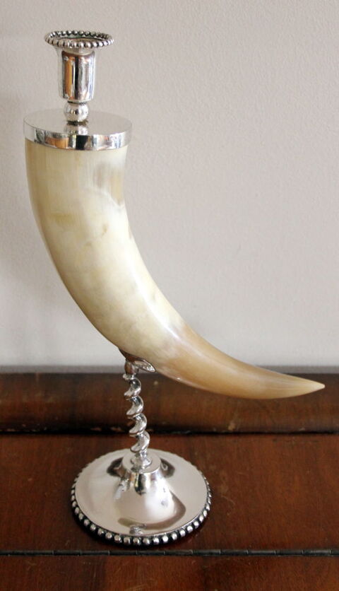 Bougeoir curiosit� en corne et m�tal argent� 70 Issy-les-Moulineaux (92)