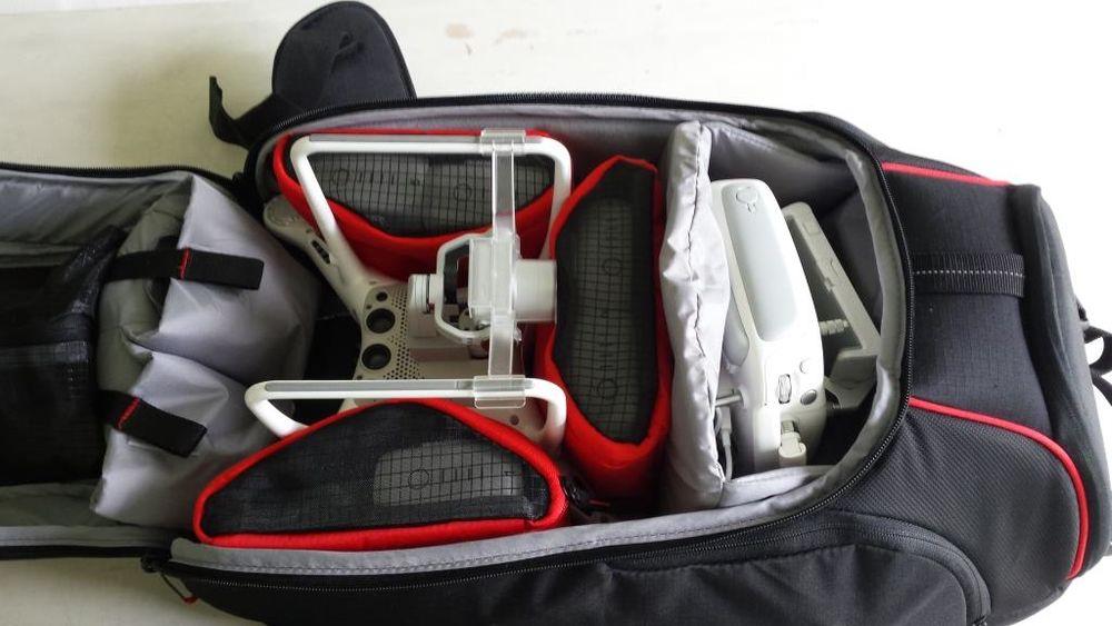 Phantom 4 Pro + 2 batteries + sac Manfrotto Photos/Video/TV