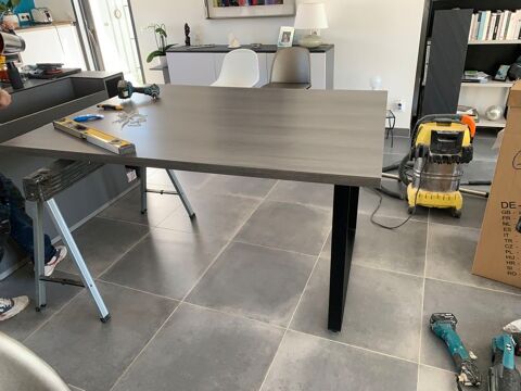 Table plan de travail + pied design alu noir de marque Nolte 350 Vaux-sur-Mer (17)