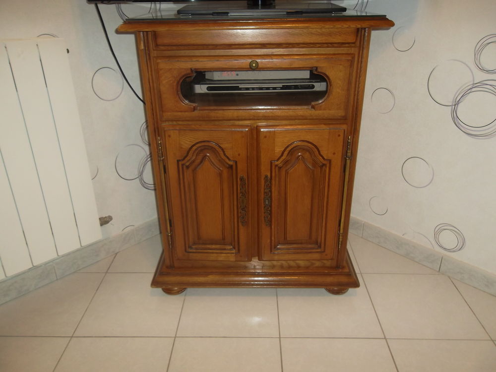 Meuble de Salon T&eacute;l&eacute;, Hifi et Table en Bon &Eacute;tat Meubles