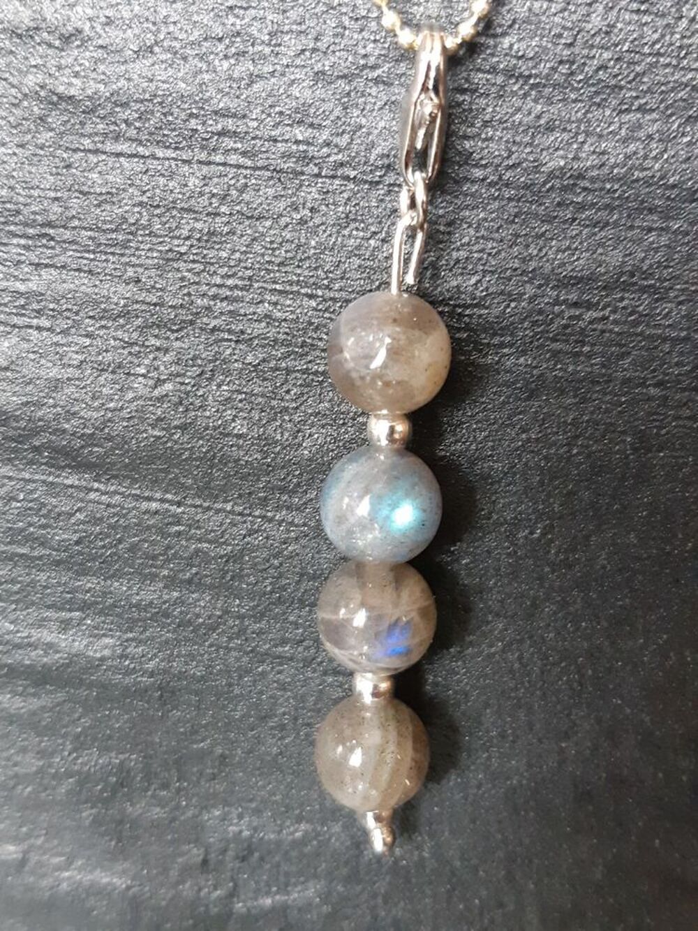 pendentif, 4 pierres Labradorite sur mousqueton en argent Bijoux et montres