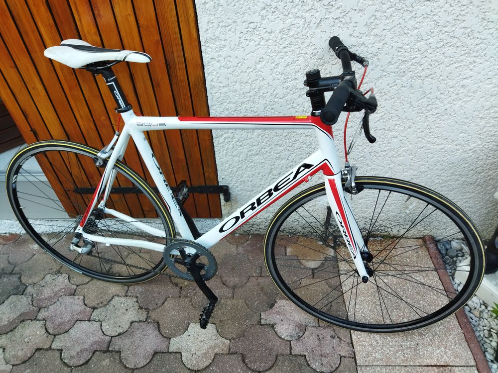 beau velo de route alu/carbone/tbe
Vélos