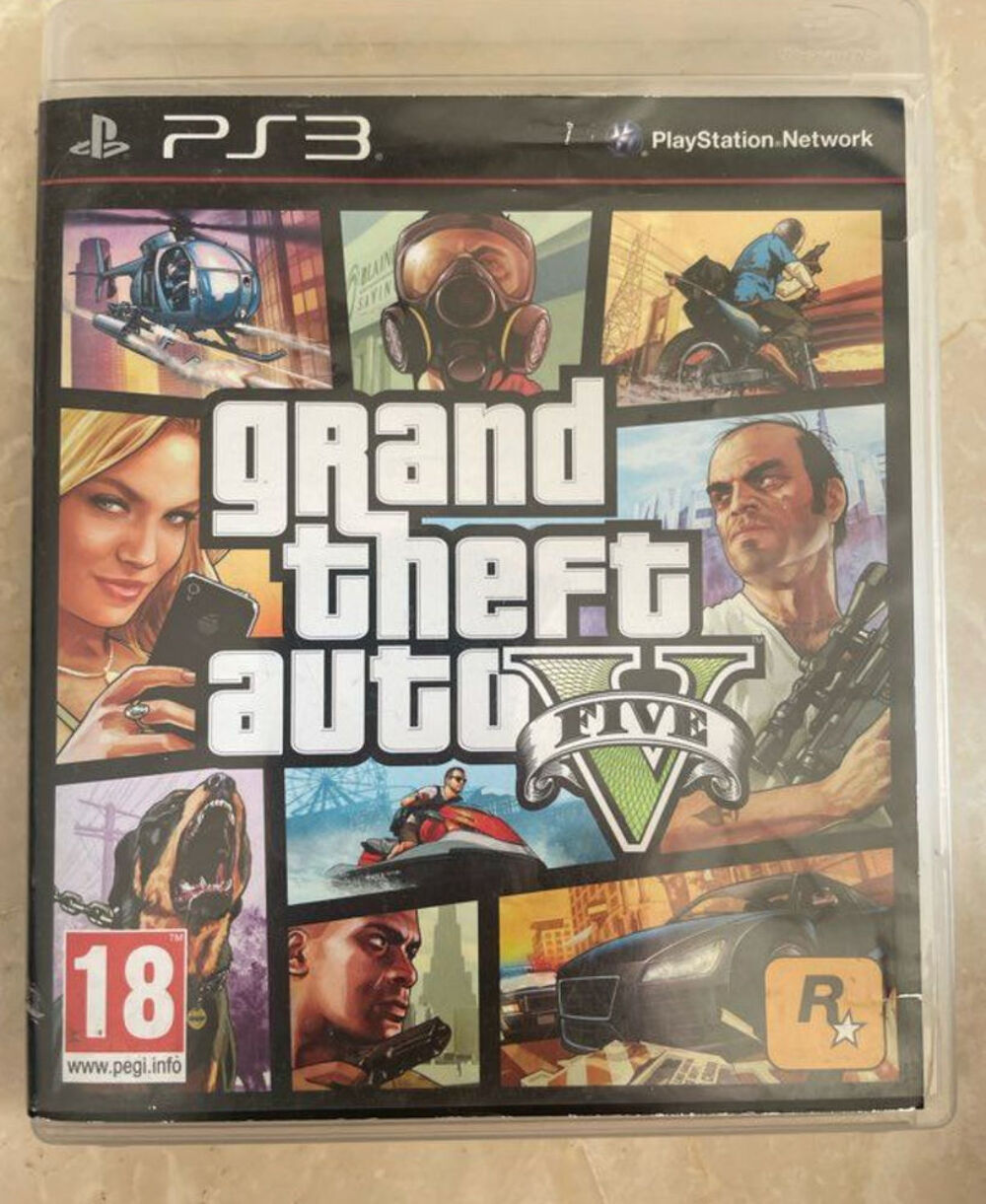 PlayStation 3 80go + 13 jeux Consoles et jeux vidéos