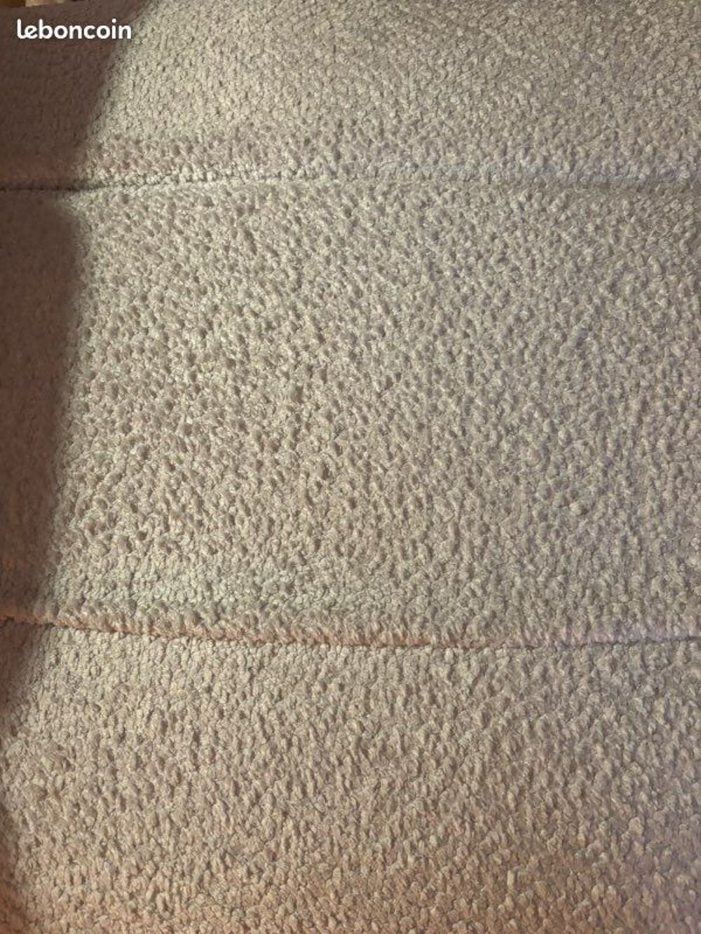 Fauteuil en velour molletonn&eacute; de couleur cr&egrave;me/beige Meubles