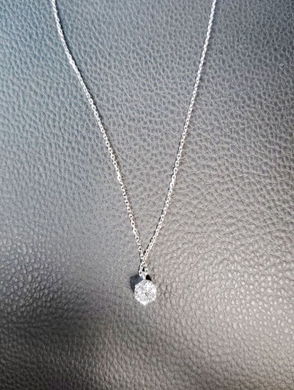 Collier Et Pendentif Mauboussin
Bijoux et montres