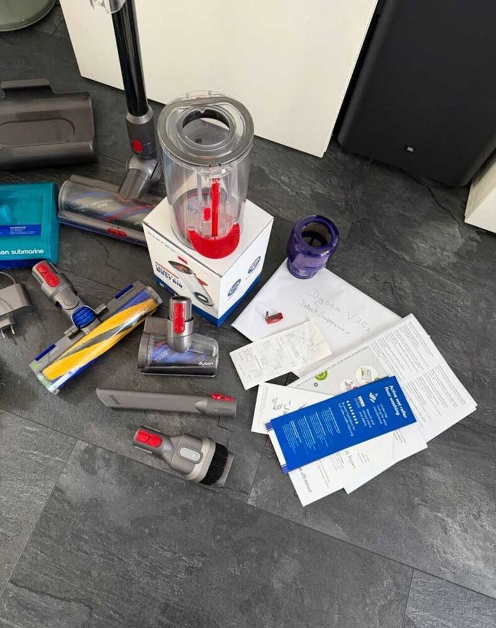 mon aspirateur sans fil Dyson V15s Detect Submarine (nettoyage &agrave; sec et humide), accessoires inclus.
Cet appareil est un alli&eacute; Accessoires