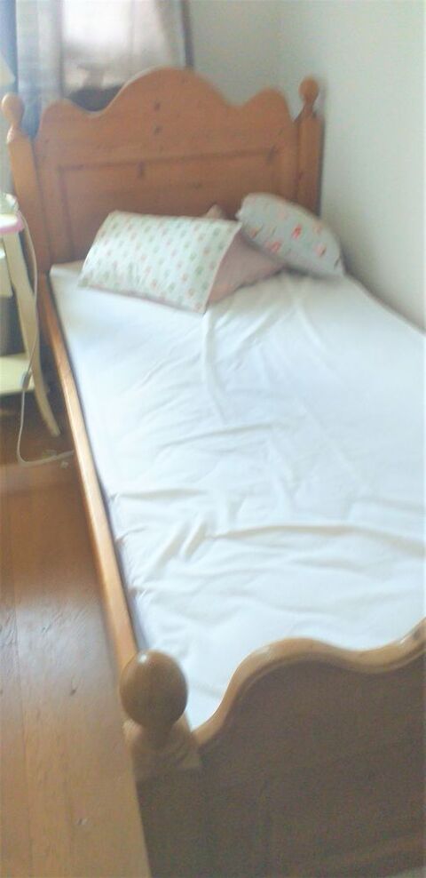 Lit en bois  lattes avec sommier et table de chevet 160 Versailles (78)