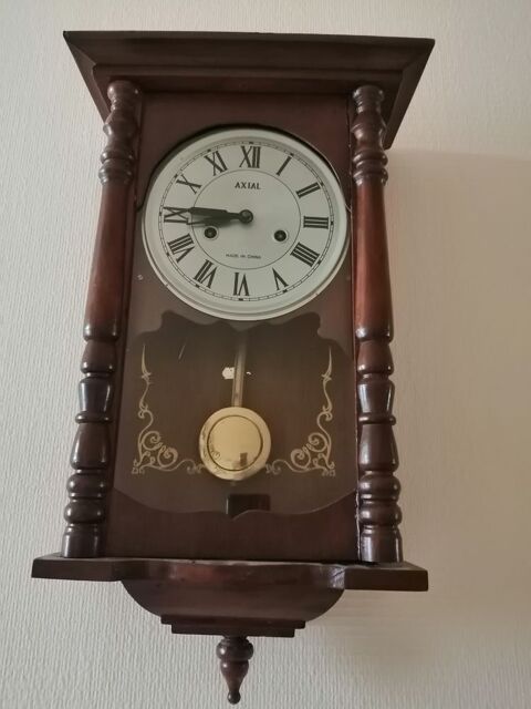 Carillon TBE de Fonctionnement avec Joli balancier en cuivre 25 Reims (51)