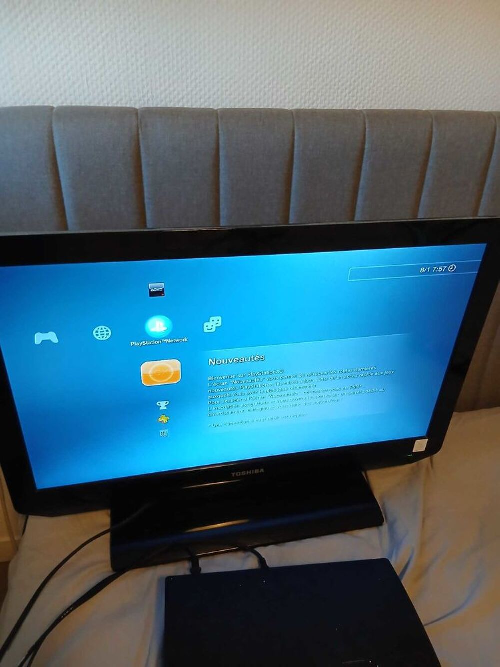 console ps3 avec une manette et avec 9 jeux Consoles et jeux vidéos