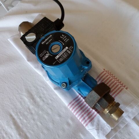 pompe buderus 90 33450 Saint-sulpice-et-cameyrac