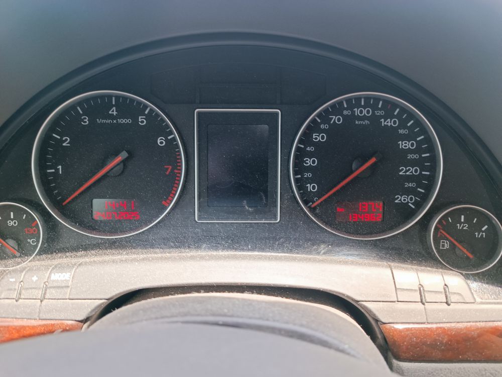 A4 2.0i R&eacute;f&eacute;rence Multitronic A 2001 occasion 31150 Fenouillet