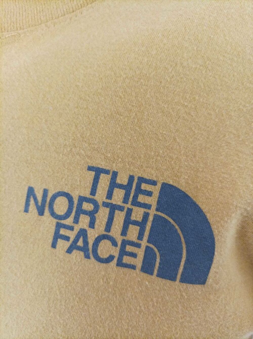 T-Shirt The North Face Moutarde Vêtements