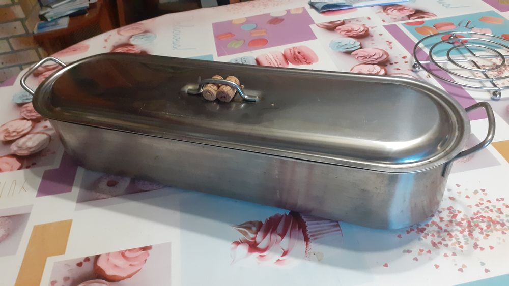 Poissonni&egrave;re inox avec grille longueur 60cm &eacute;tat impeccable Cuisine