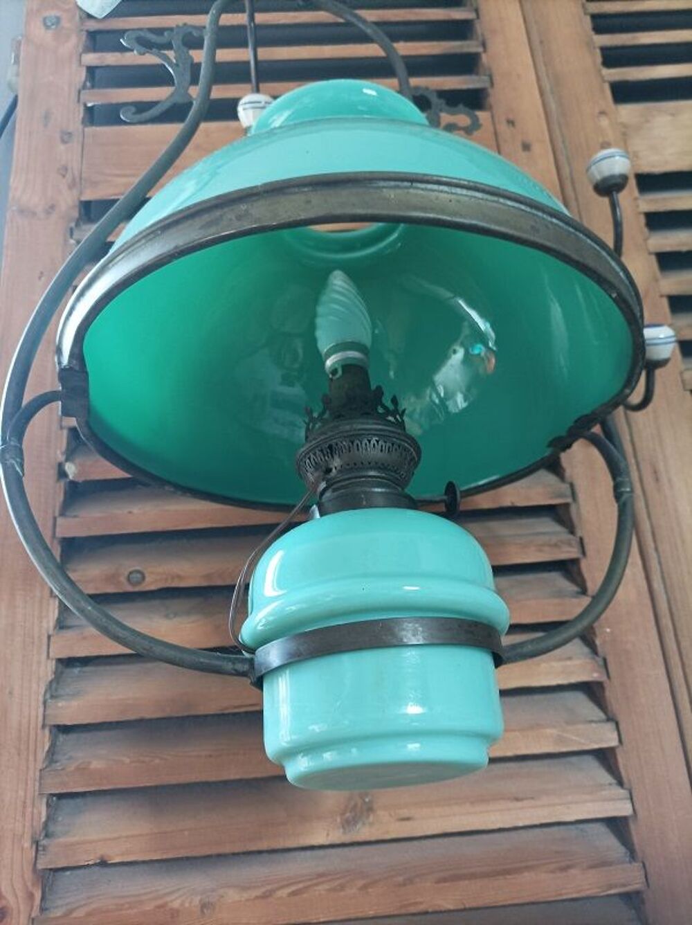 Lustre suspension support m&eacute;tal globe opaline verte Décoration