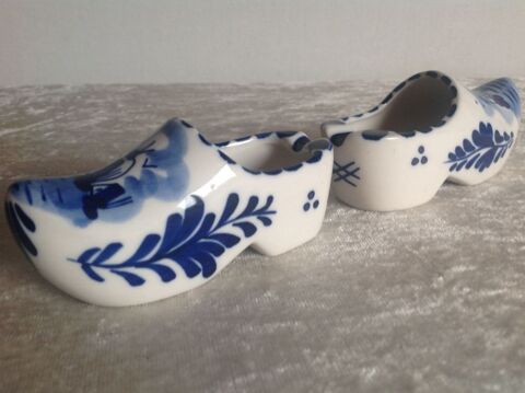 PAIRE DE SABOTS CENDRIER EN PORCELAINE 17 Trégunc (29)