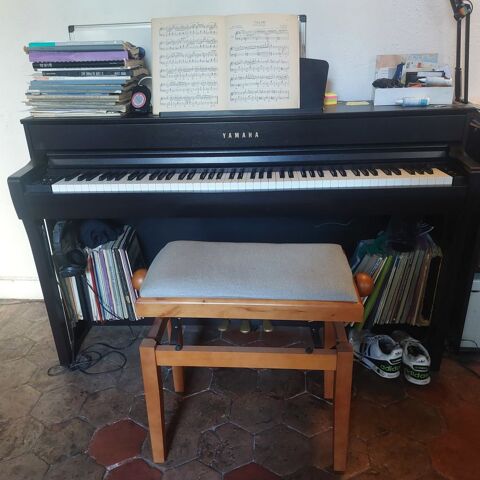 piano numerique yamaha clp 735 état neuf Paris 2 (75)