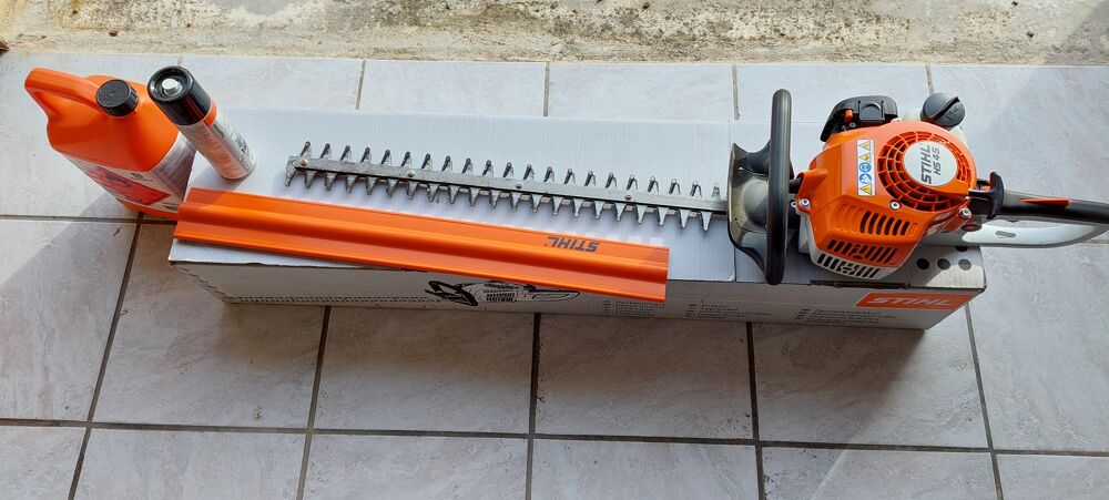 TAILLE HAIES STIHL THERMIQUE. Jardin