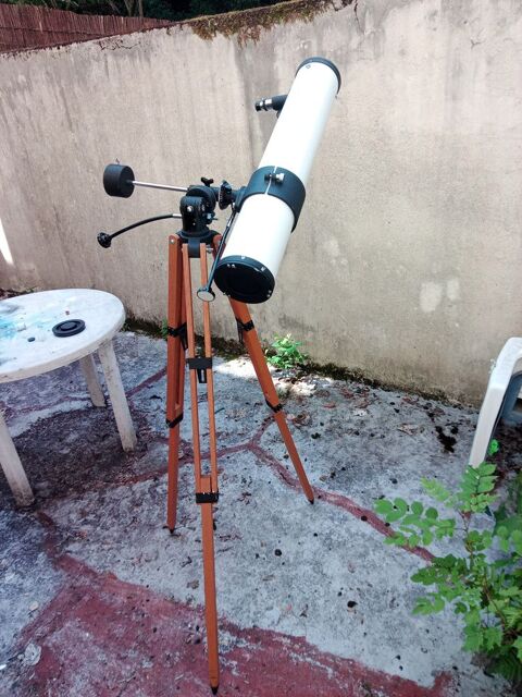 télescope 114/900 sur trépied et avec 2 oculaires 98 Montigny-lès-Metz (57)