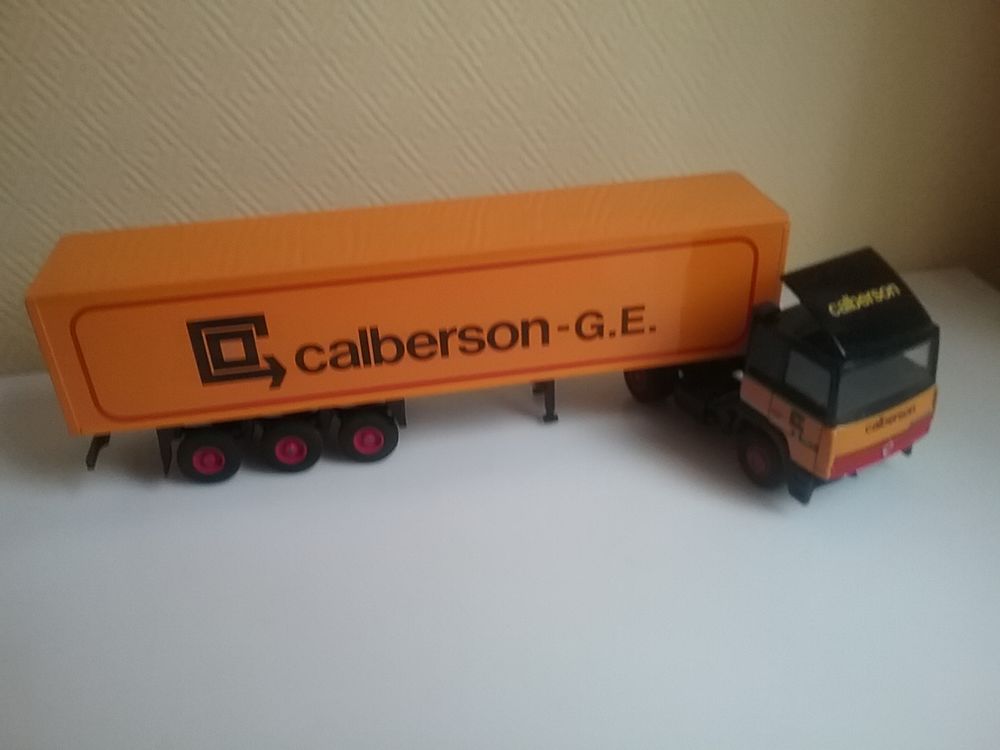 LBS semi-remorque Renault au couleur Calberson Jeux / jouets