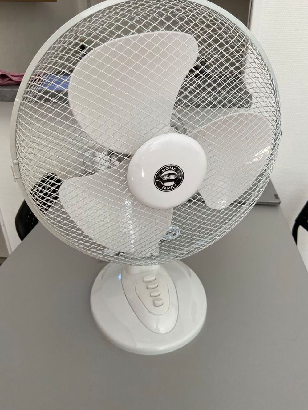 ventilateur oscillant - hauteur r&eacute;glable - 3 vitesses Electroménager