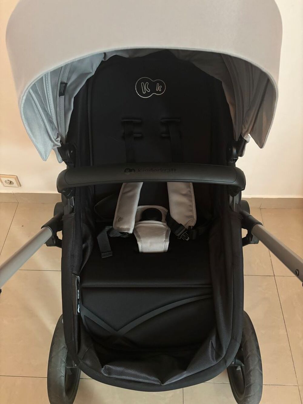Poussette kinderkraft Puériculture