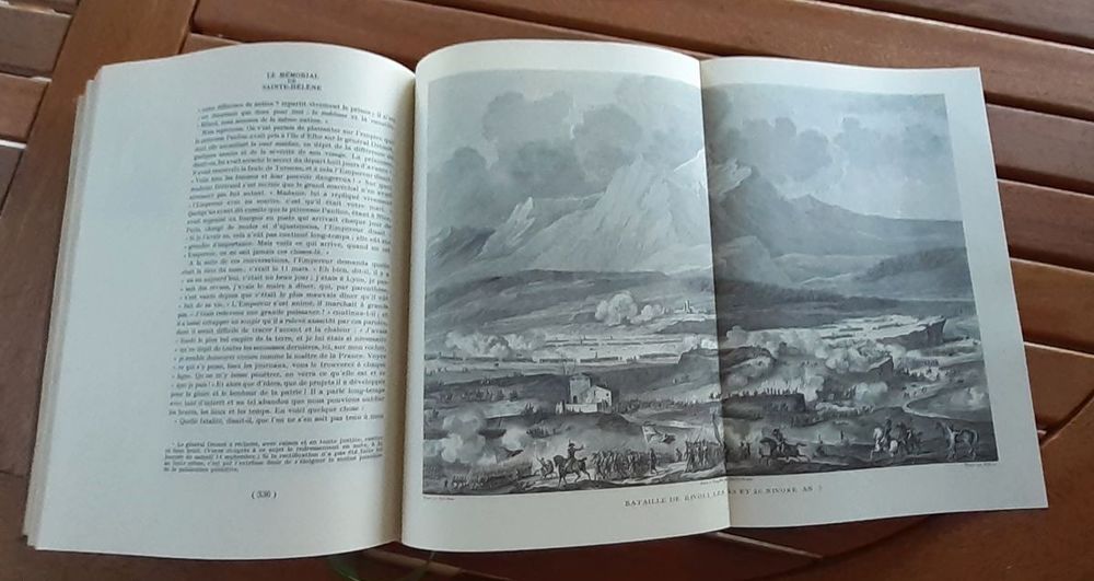 Le m&eacute;morial de Sainte H&eacute;l&egrave;ne (livre reli&eacute;) Livres et BD