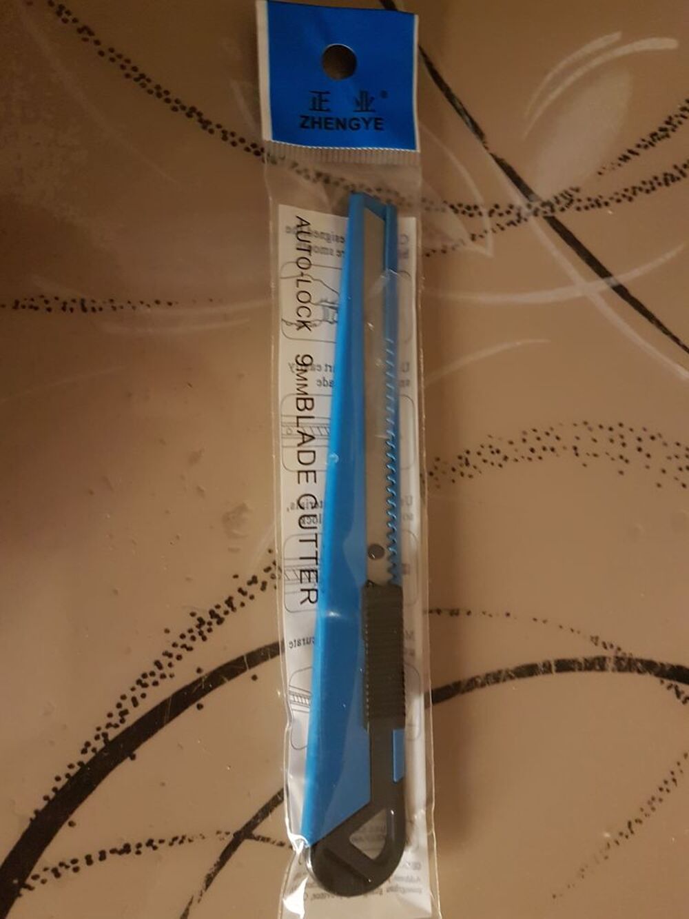 
Lot de 20 cutters en m&eacute;tal neuf sous blister 10 euros
Bricolage