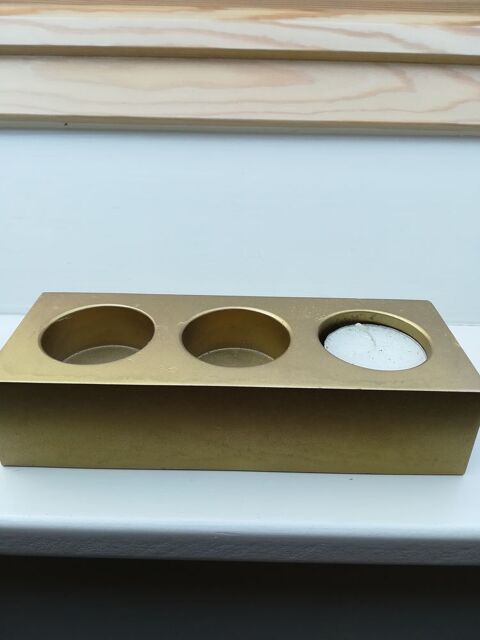 BOUGEOIR EN METAL / 3 BOUGIES   
0 Mouvaux (59)