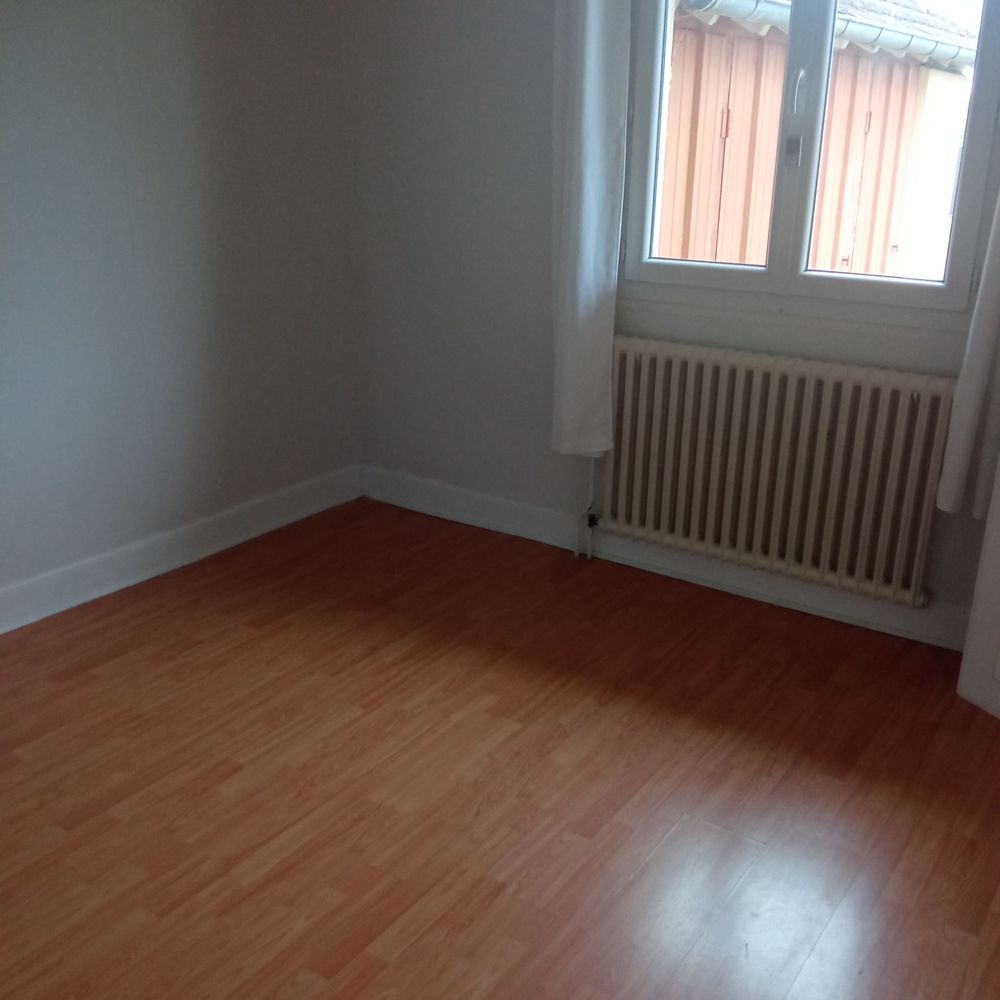 Location Appartement F3 dans maison À MONTLUÇON (03100) Montluçon